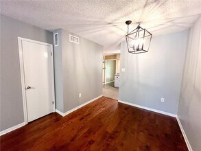 953 Dickenson Ave in Mobile, AL - Building Photo - Building Photo