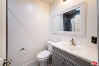 1559 1/2 S Harvard Blvd in Los Angeles, CA - Building Photo - Building Photo