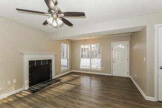 7196 Williamsburg Dr, Unit C in Riverdale, GA - Building Photo - Building Photo