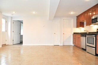 152 Main St, Unit 11 in Sturbridge, MA - Building Photo - Building Photo