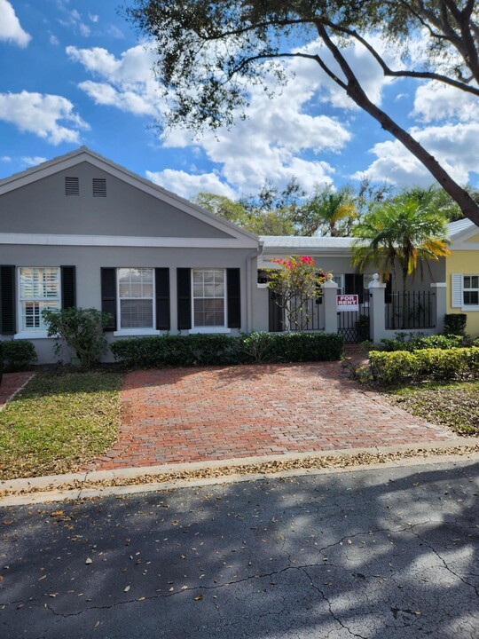 5900 Michaux St in Boca Raton, FL - Foto de edificio