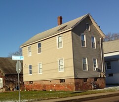 4 Hopson Ave, Unit 1 in Branford, CT - Building Photo