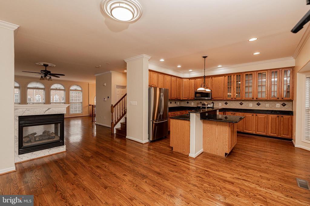 13638 Cedar Run Ln in Herndon, VA - Building Photo