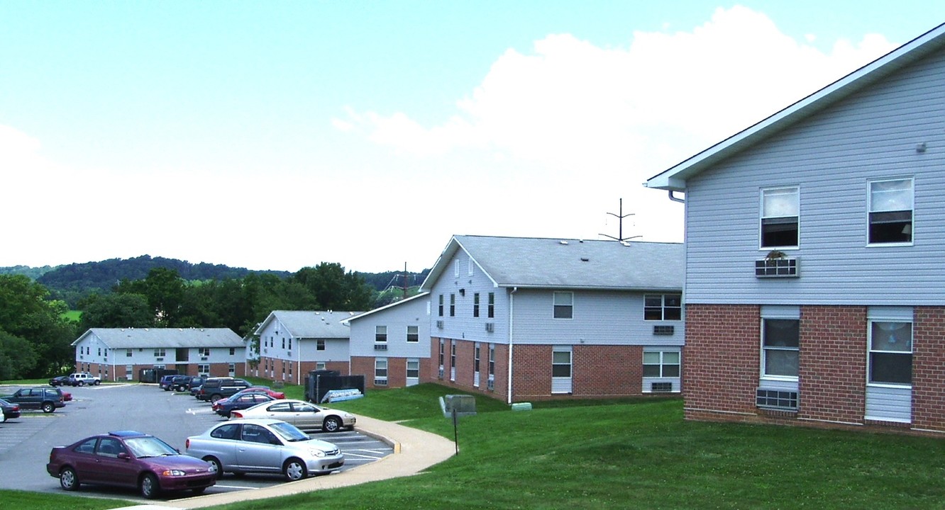 Oak Hollow Apartments in Columbia, PA - Building Photo