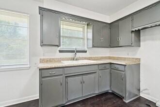 1000 Moraine Ave in Midwest City, OK - Building Photo - Building Photo