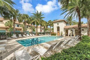 2957 St Thomas Dr in Hollywood, FL - Building Photo