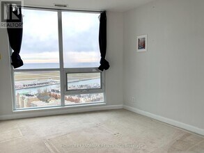 600-3600 Fleet St in Toronto, ON - Building Photo - Building Photo