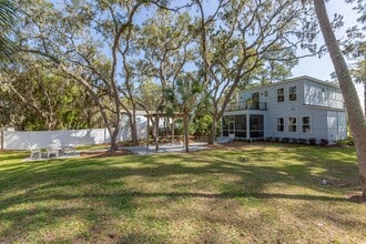 5631 Heckscher Dr in Jacksonville, FL - Foto de edificio - Building Photo
