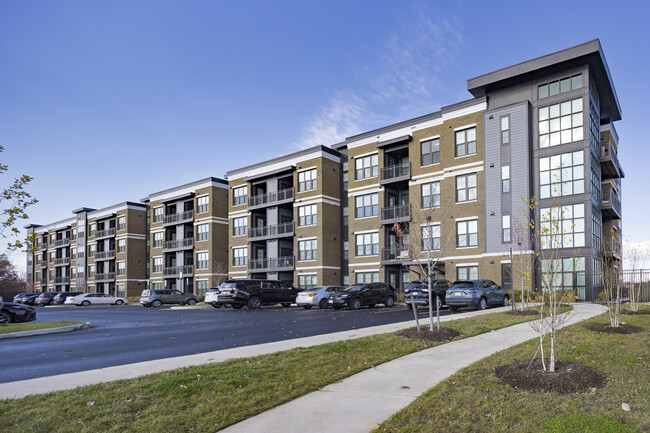 The View at Broadlands in Ashburn, VA - Building Photo - Building Photo