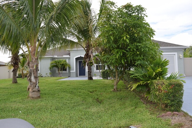 property at 901 SW Haleyberry Ave