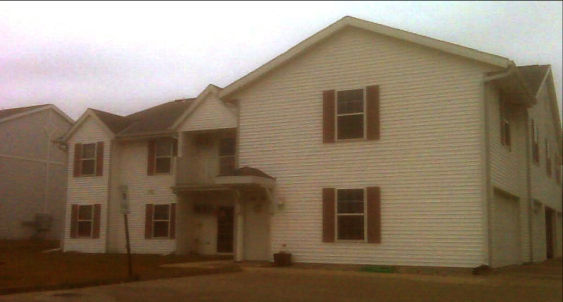 244 Minz Park Cir in West Bend, WI - Building Photo