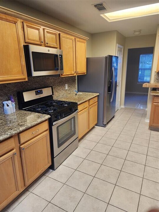 16535 Great Oaks Glen Dr in Houston, TX - Building Photo