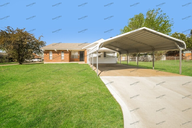 property at 1001 NW 7th St