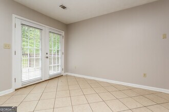 8560 Glenwoods Dr in Riverdale, GA - Building Photo - Building Photo