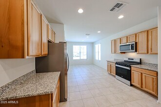 7162 W Hedge Hog Pl in Peoria, AZ - Building Photo - Building Photo
