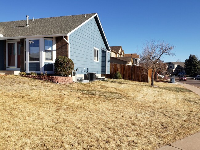 7815 Manston Dr in Colorado Springs, CO - Foto de edificio - Building Photo