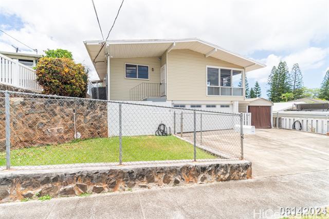 1535 Ala 'Amo'amo St in Honolulu, HI - Building Photo - Building Photo