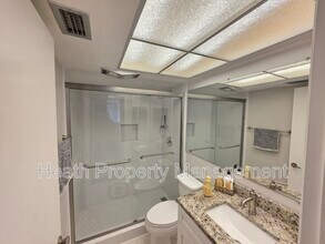 1012 Pearce Dr in Clearwater, FL - Building Photo - Building Photo