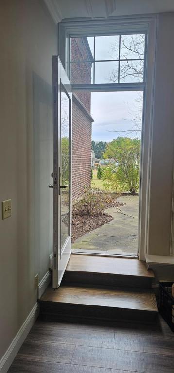 property at 406 E 8th St