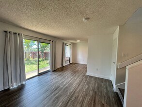 95-1042-1042 Kuauli St in Mililani, HI - Building Photo - Building Photo