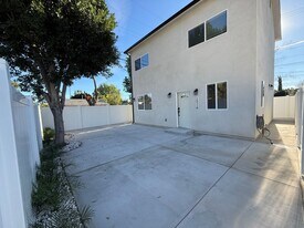15118 Nurmi St in Los Angeles, CA - Building Photo