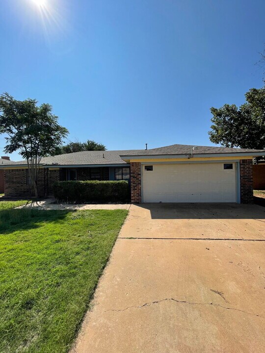 3007 91st St in Lubbock, TX - Building Photo