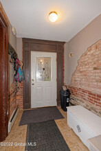 338 Washington Ave-Unit -Basement Unit in Albany, NY - Building Photo - Building Photo