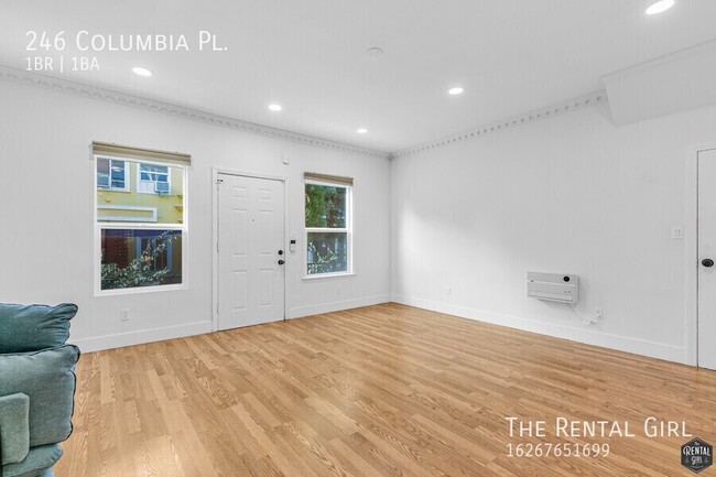 246 Columbia Pl in Los Angeles, CA - Building Photo - Building Photo