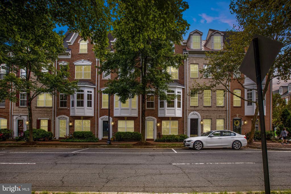 268 Cameron Station Blvd in Alexandria, VA - Building Photo