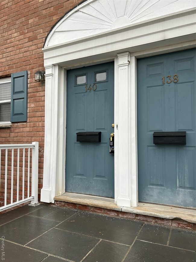 140 Meyer Oval in Pearl River, NY - Building Photo - Building Photo