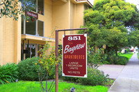 Bayview Apartments in San Mateo, CA - Foto de edificio - Building Photo