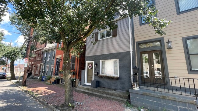 615 Tripoli St in Pittsburgh, PA - Foto de edificio - Building Photo