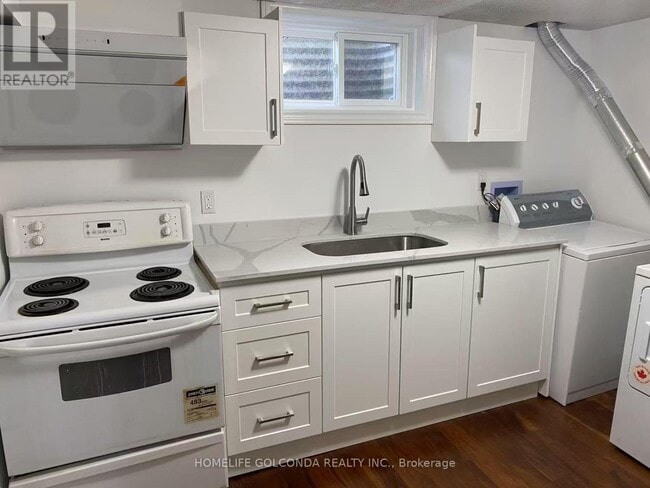 150 Palmdale Dr in Toronto, ON - Building Photo - Building Photo