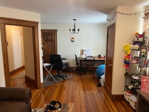 8 King Ave, Unit 1-2 in Medford, MA - Building Photo - Building Photo