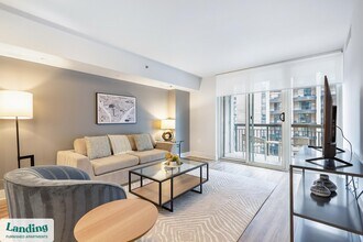 1221 S Eads St, Unit 01-0905 in Arlington, VA - Foto de edificio - Building Photo