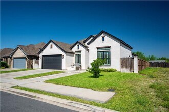 30 Windsor St in Edinburg, TX - Building Photo - Building Photo