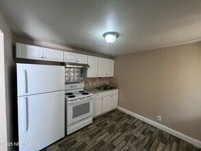 232 Chelsea St in Jacksonville, FL - Building Photo - Building Photo