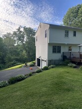 58 Reservoir Rd in New Milford, CT - Foto de edificio - Building Photo