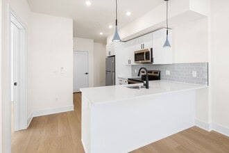 Welcome to Residence at North Park One in Philadelphia, PA - Foto de edificio - Building Photo