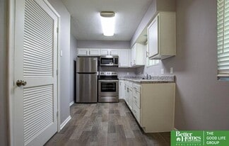 4859 S 132nd Ave in Omaha, NE - Building Photo