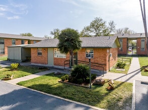 Ivy Terrace Apartments in McAllen, TX - Building Photo - Building Photo