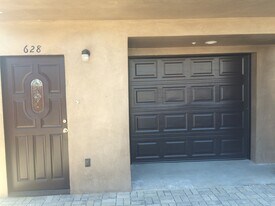 628 W 84th St in Los Angeles, CA - Building Photo