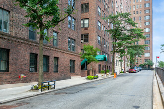 Stewart Hall in New York, NY - Building Photo - Building Photo