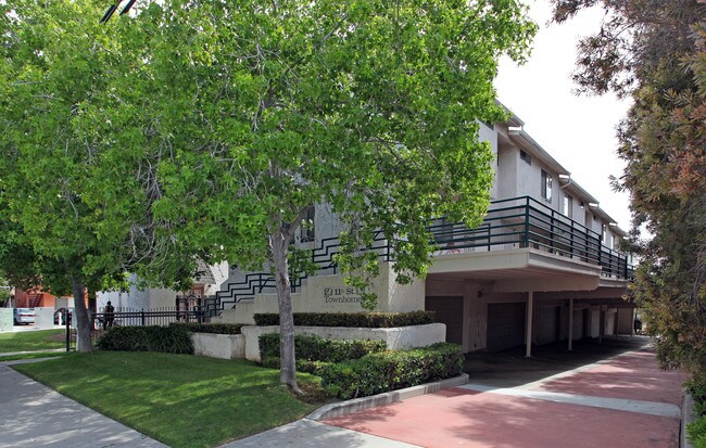 11th Street Townhomes in Imperial Beach, CA - Building Photo - Building Photo