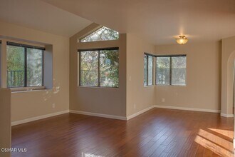 29712 Strawberry Hill Dr in Agoura Hills, CA - Building Photo - Building Photo