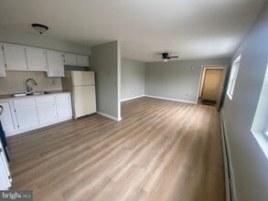 130 Mortimer St in Dunmore, PA - Building Photo - Building Photo