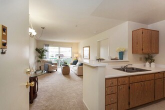 Seawind Seniors Apartments in Oxnard, CA - Building Photo - Building Photo