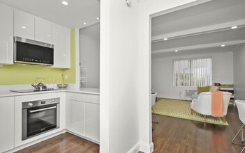 1525 E Putnam Ave in Greenwich, CT - Building Photo - Building Photo