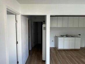 10916 Santa Ana St in Lamont, CA - Building Photo - Building Photo