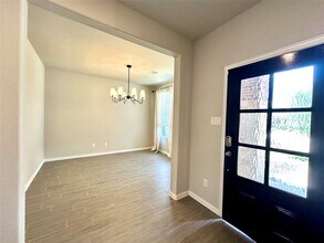 8319 Divot Trce in Fulshear, TX - Foto de edificio - Building Photo